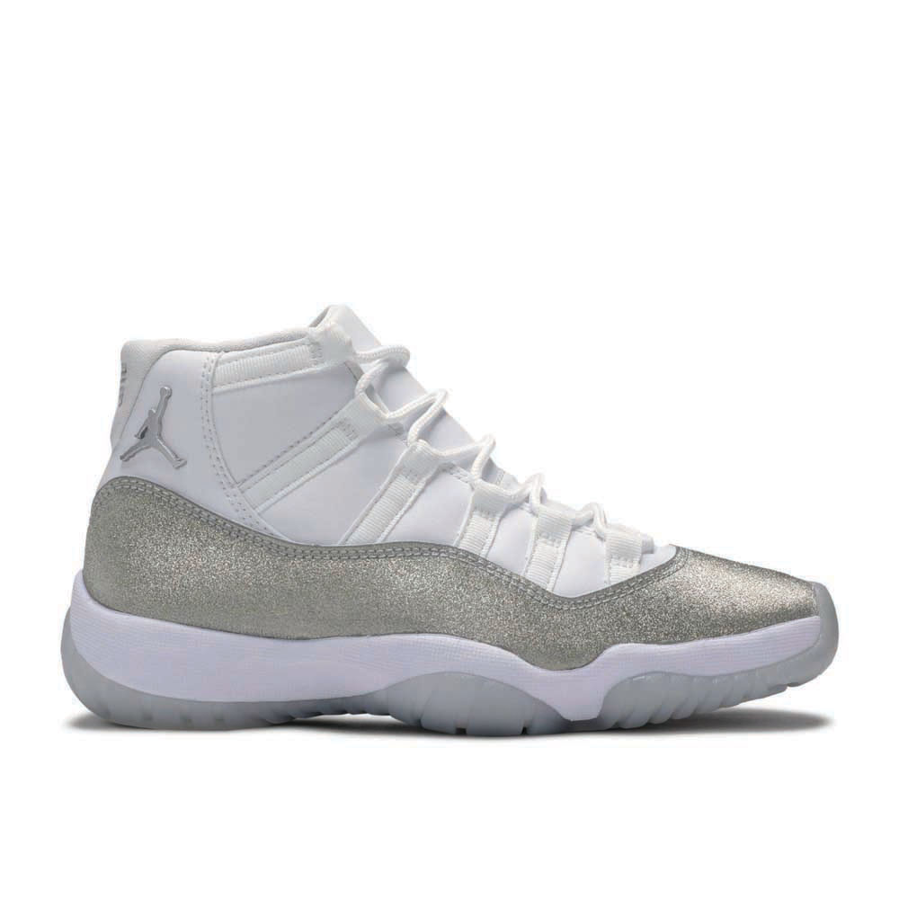 Air Jordan 11 Retro 'Vast Grey' Classic Kicks